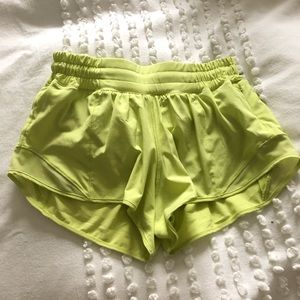 Lululemon Hotty Hot 2.5”